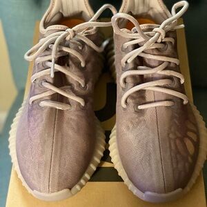 Yeezy Boost 350 V2 Monmis Color way. US 8 GOAT Authentication card included.